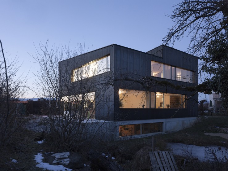 128 WWA 02 1012 AF019