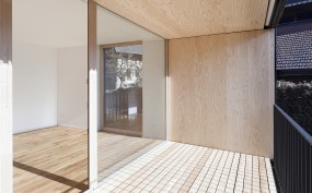 097 WWA 04 1102 AF011